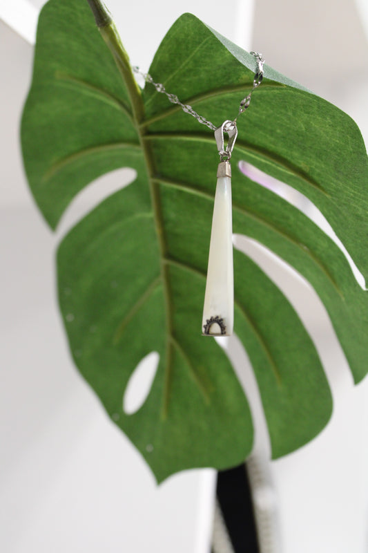 Statement Necklace (Mother of Pearl)