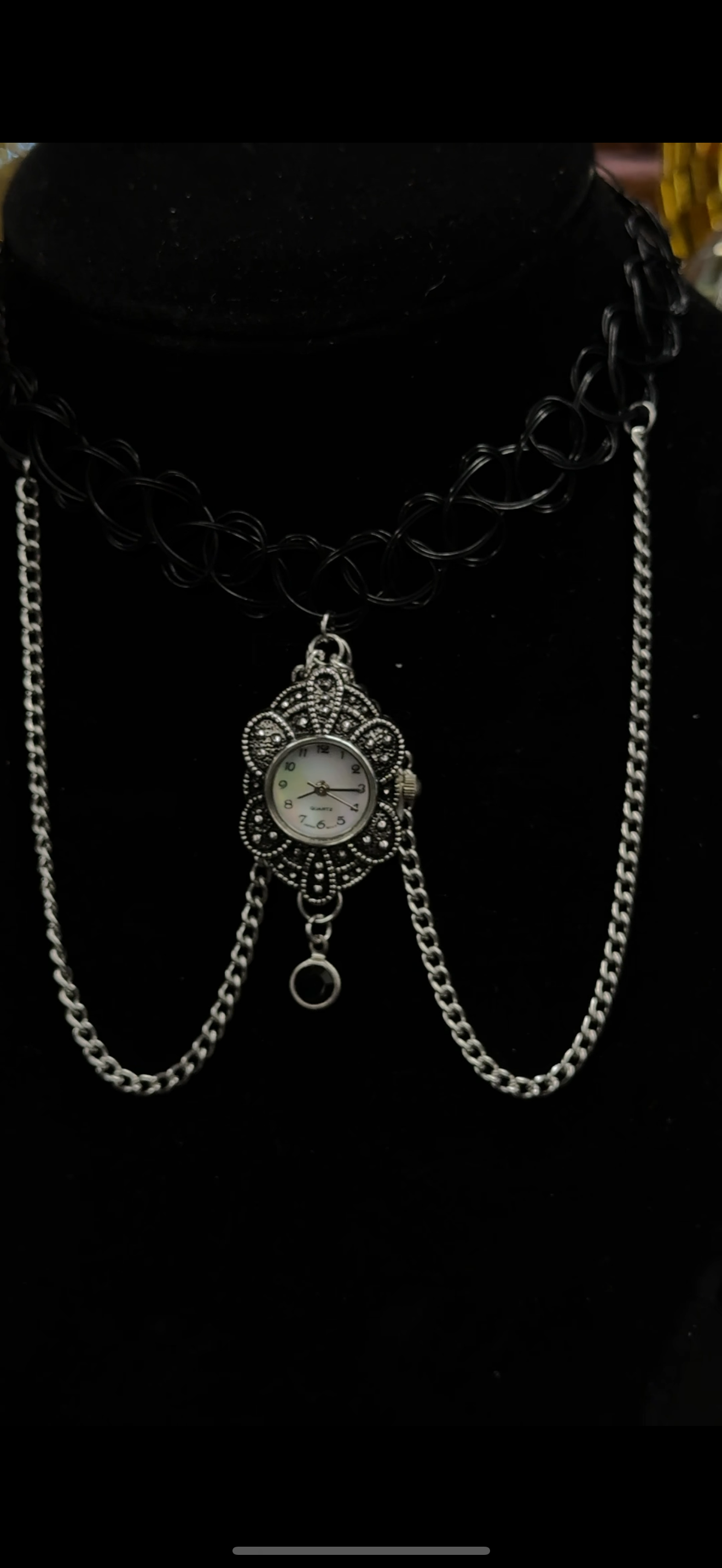 Timeless Statement Necklace (Black w. Gold Flower)