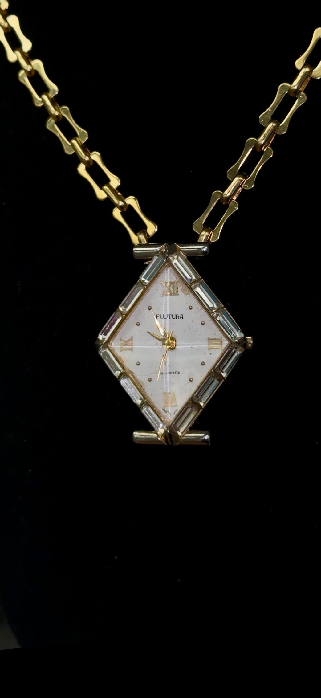 Timeless Statement Necklace (Rhinestone Diamonds Shape)