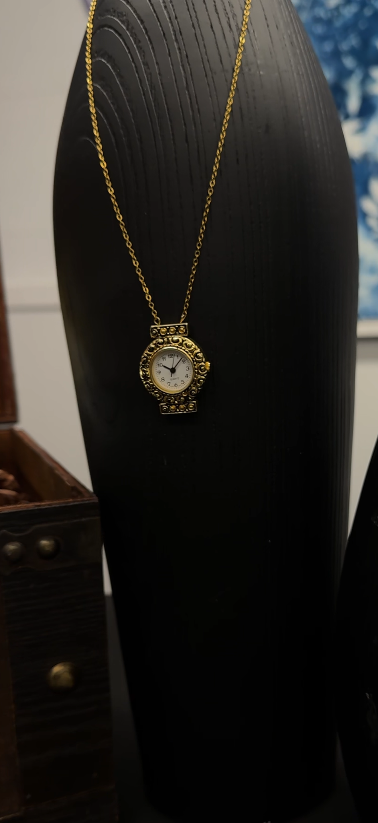 Timeless Statement Necklace (Black w. Gold Flower)