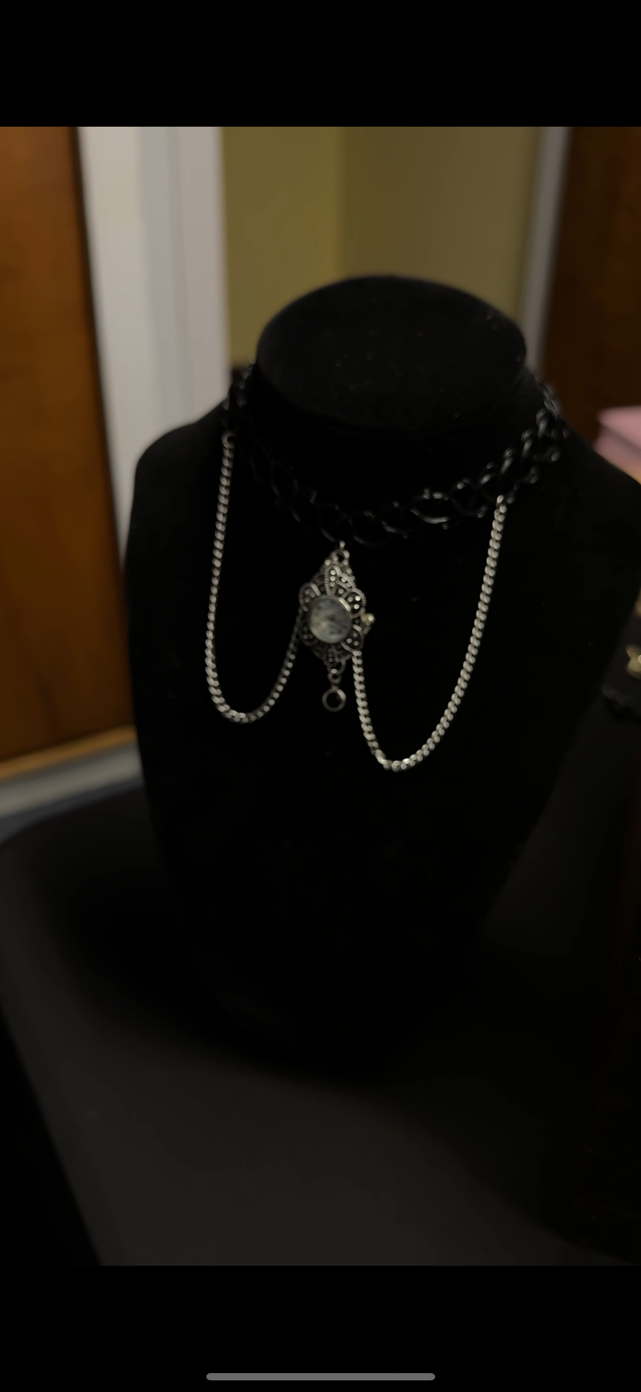 Timeless Statement Necklace (Black w. Gold Flower)