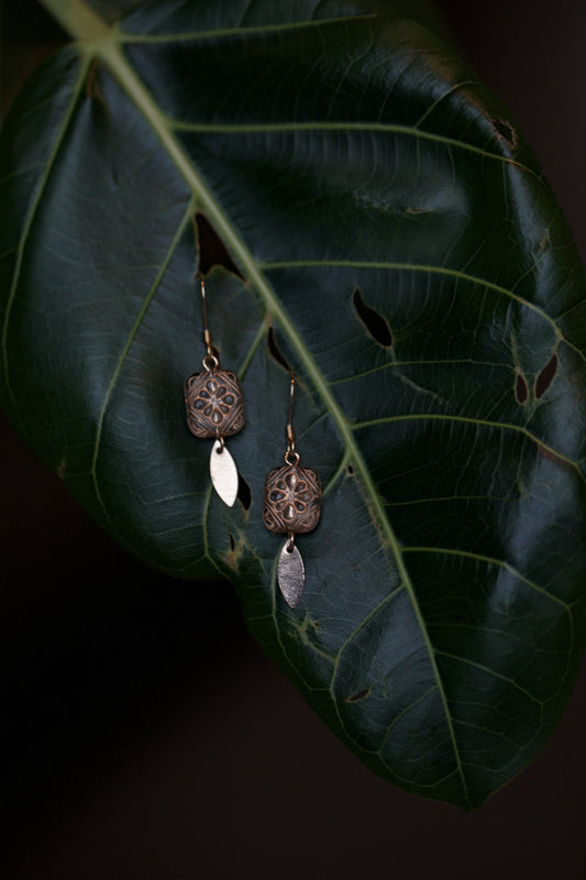 Clear & Gold Glass Beads Set