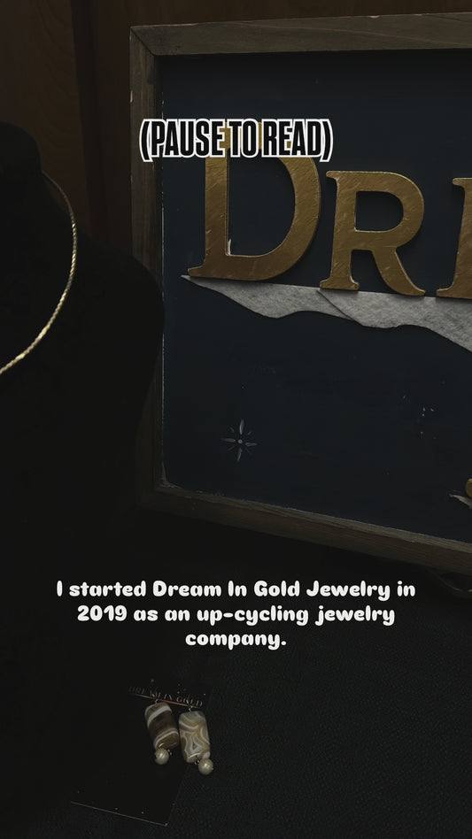 Timeless Statement Necklace (Black w. Gold Flower)